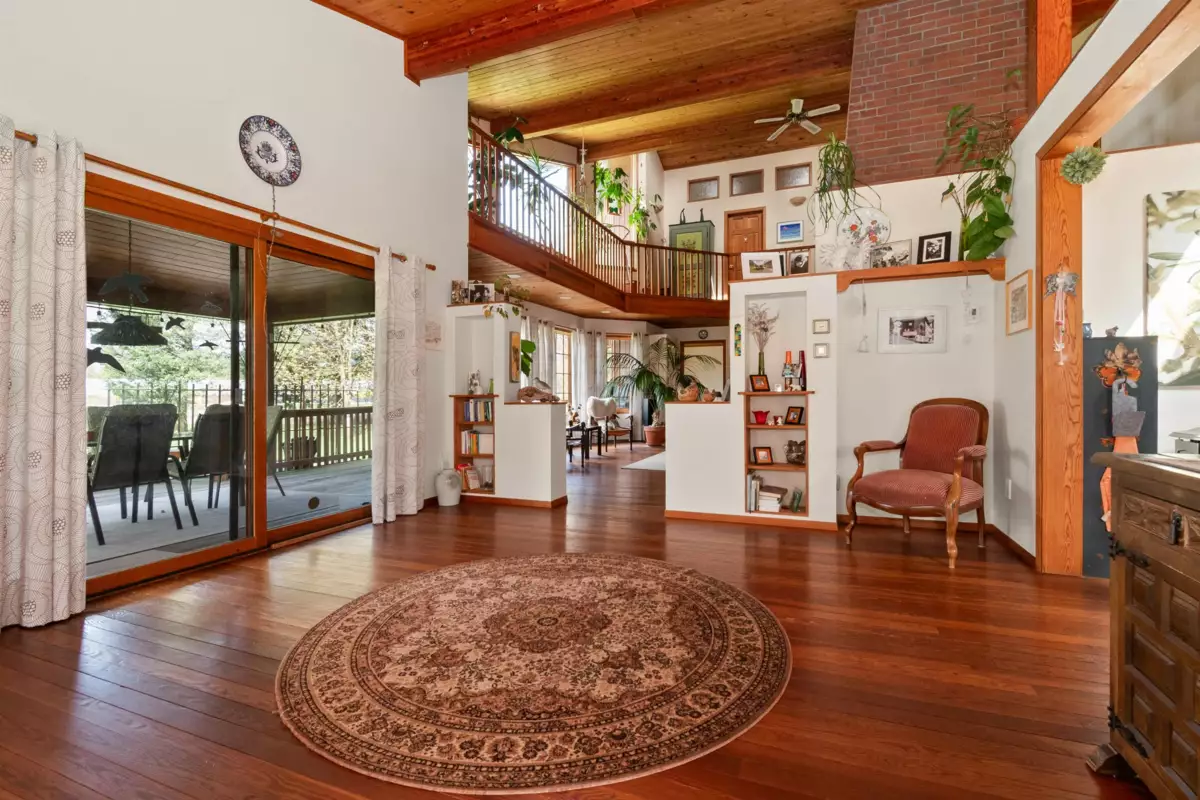 Entry Foyer Photo of 9495 Ford Road, Rosedale, BC