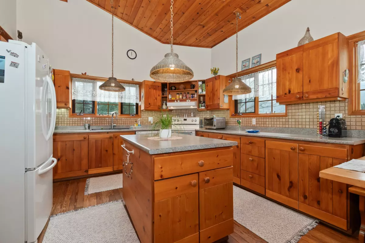 Fitness Center Photo Near 9495 Ford Road, Rosedale, BC