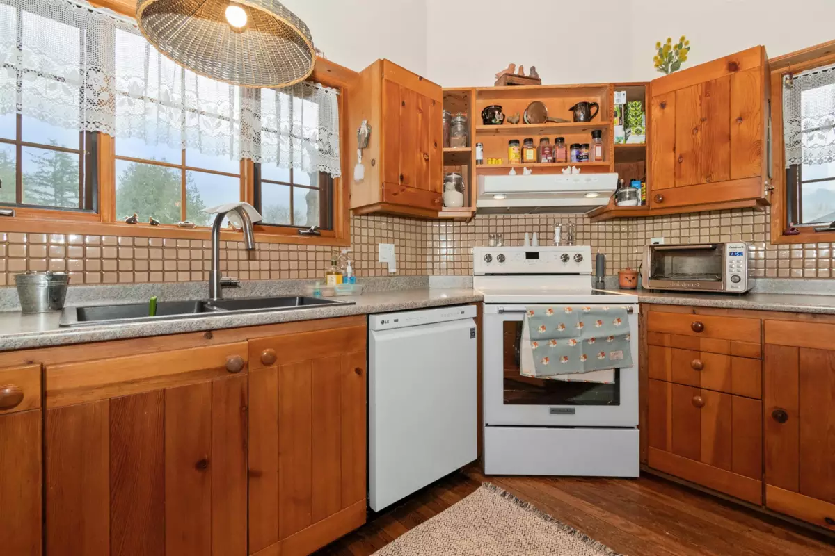 Front Yard Photo of 9495 Ford Road, Rosedale, BC