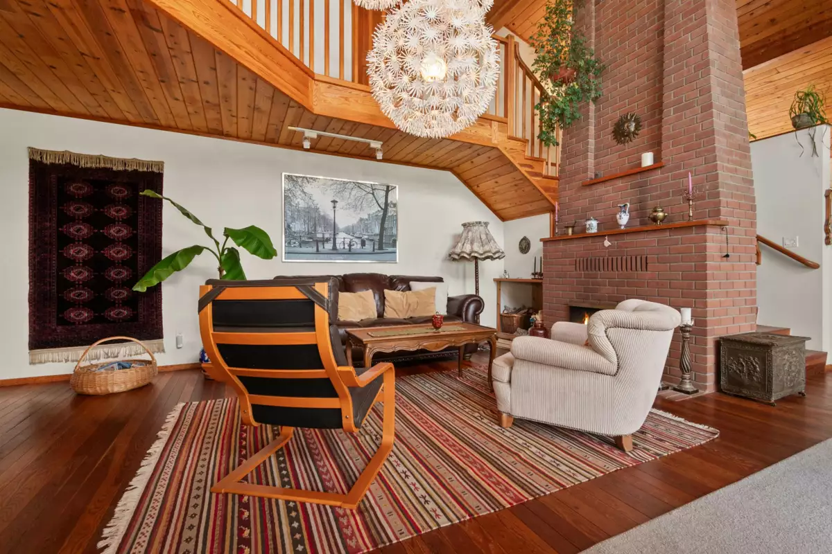 Powder Room Photo of 9495 Ford Road, Rosedale, BC