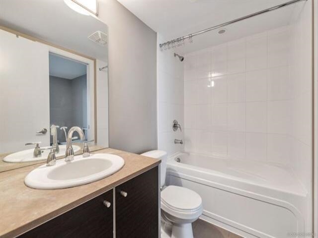 Guest Bathroom Photo of 3601 9981 Whalley Boulevard, Surrey, BC