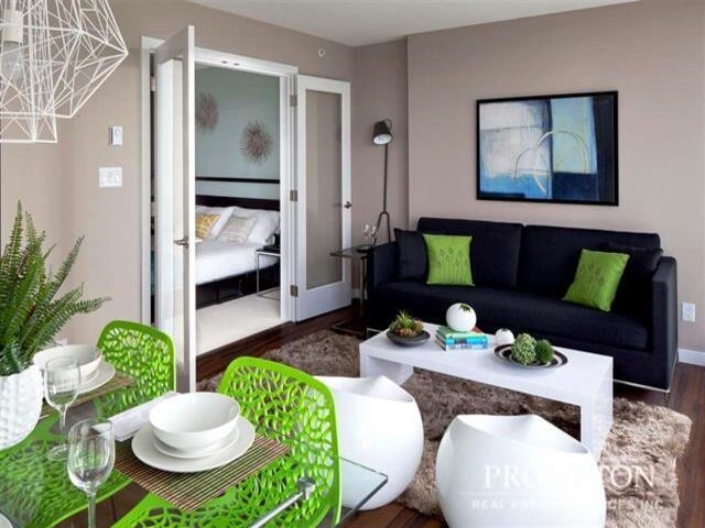 Kitchen Island Photo of 3601 9981 Whalley Boulevard, Surrey, BC