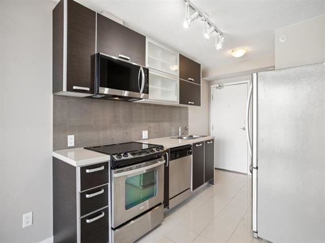 Pantry Photo of 3601 9981 Whalley Boulevard, Surrey, BC