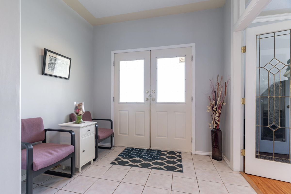 Family Room Photo of 14092 86a Avenue, Surrey, BC