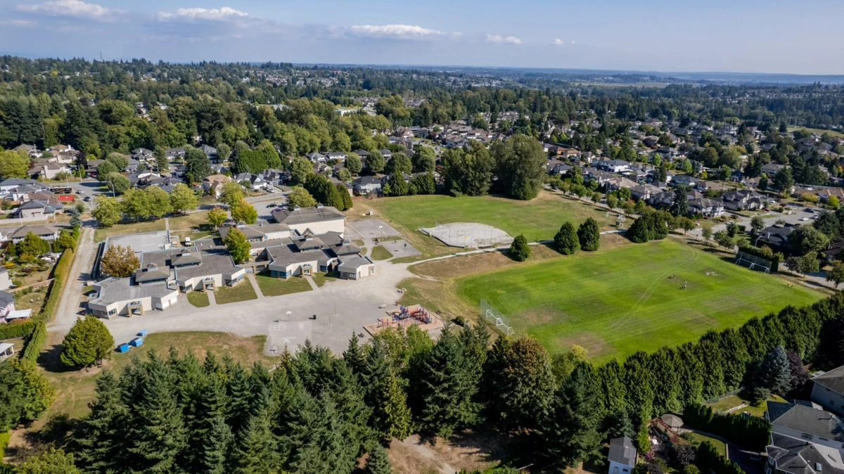 Guest Bathroom Photo of 14092 86a Avenue, Surrey, BC