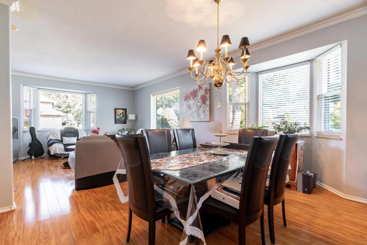 Kitchen Photo of 14092 86a Avenue, Surrey, BC