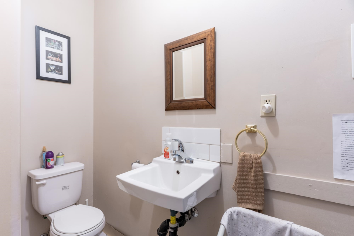 Walk-In Closet Photo of 14092 86a Avenue, Surrey, BC