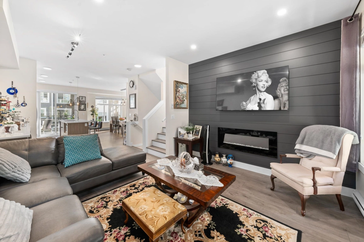 Bedroom 3 Photo of 37 24108 104 Avenue, Maple Ridge, BC