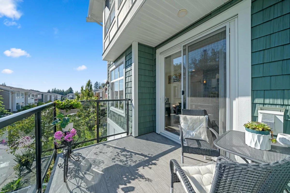Breakfast Nook Photo of 37 24108 104 Avenue, Maple Ridge, BC