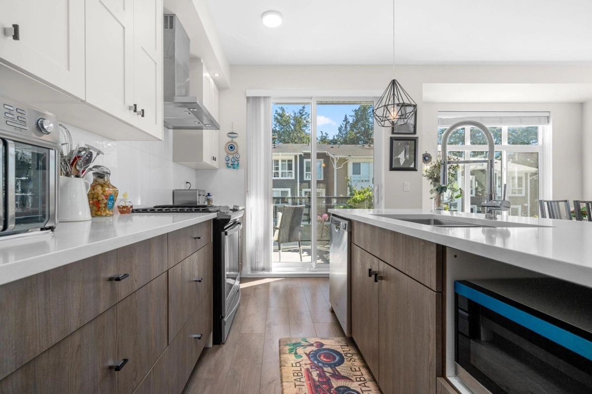 Family Room Photo of 37 24108 104 Avenue, Maple Ridge, BC