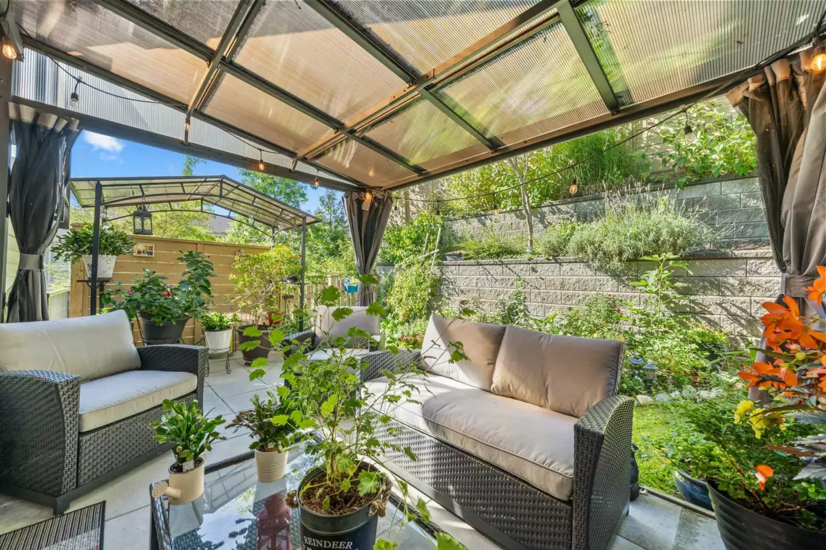 Guest Bathroom Photo of 37 24108 104 Avenue, Maple Ridge, BC