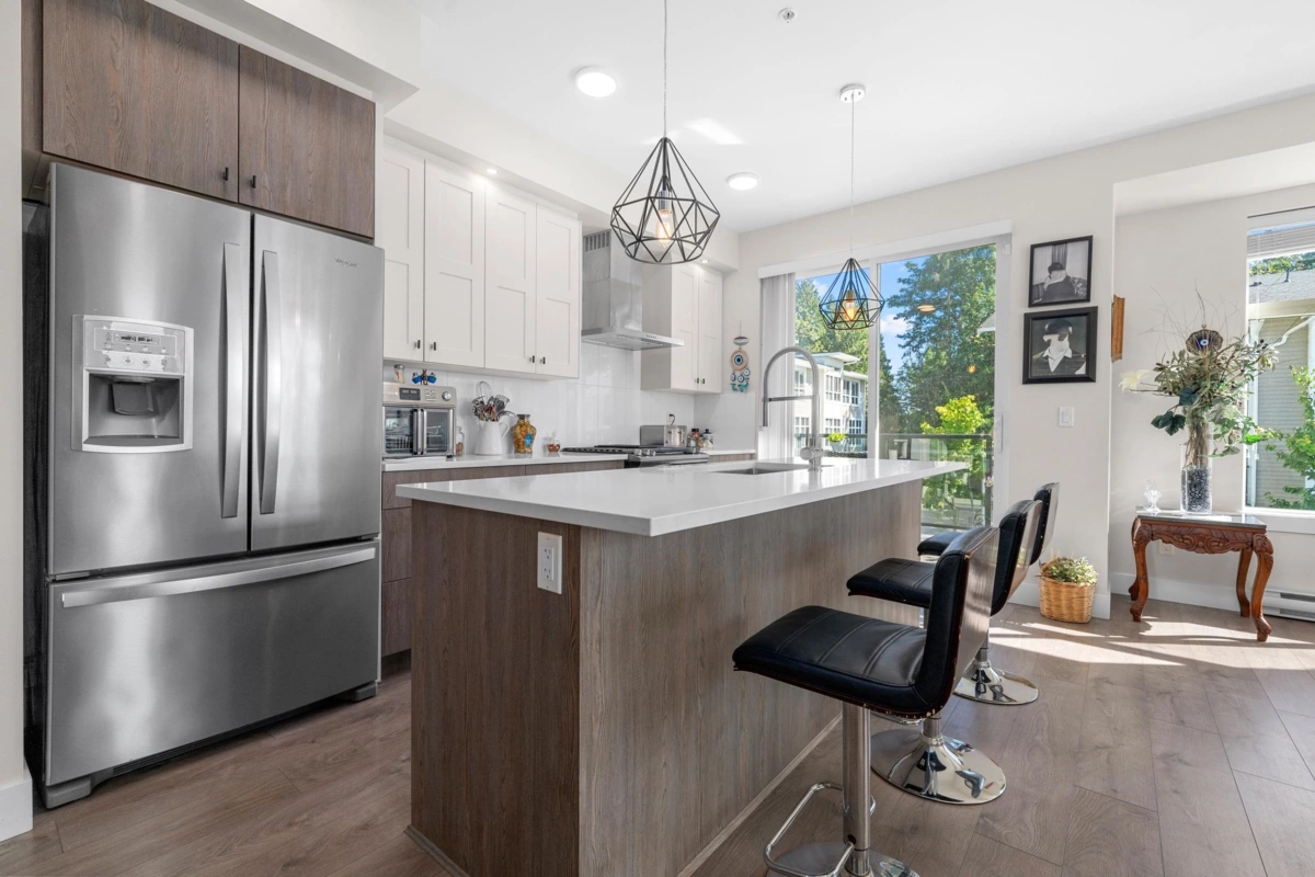 Living Room Photo of 37 24108 104 Avenue, Maple Ridge, BC