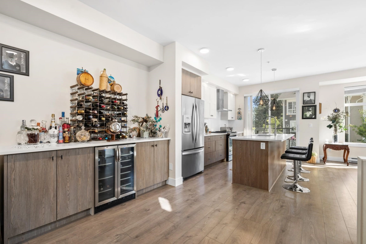 Primary Bathroom Photo of 37 24108 104 Avenue, Maple Ridge, BC