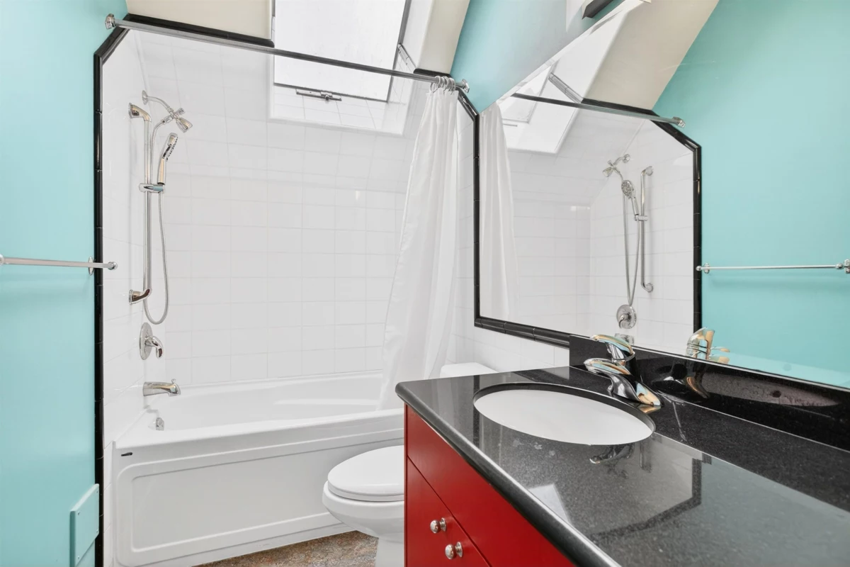 Hot Tub / Spa Photo of 11520 Blundell Road, Richmond, BC