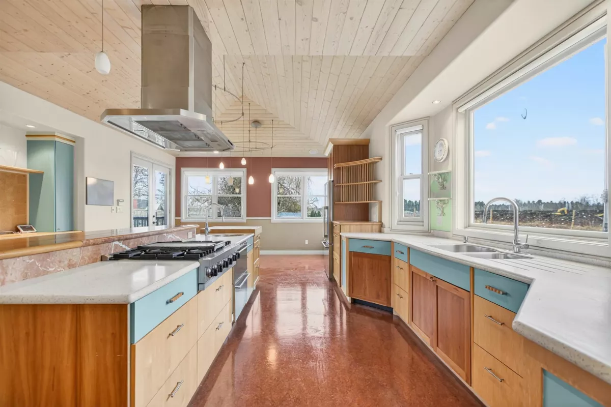 Powder Room Photo of 11520 Blundell Road, Richmond, BC