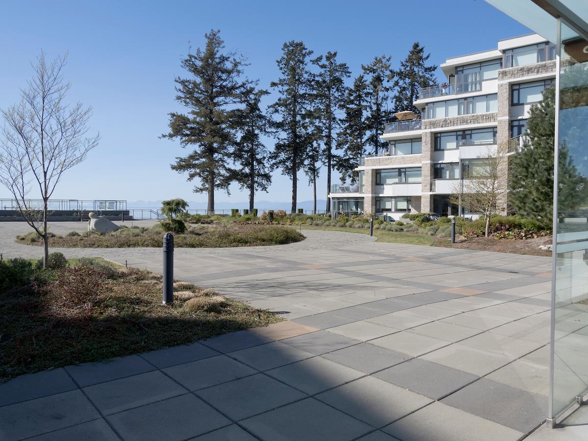 Front Yard Photo of 206 5665 Teredo Street, Sechelt, BC