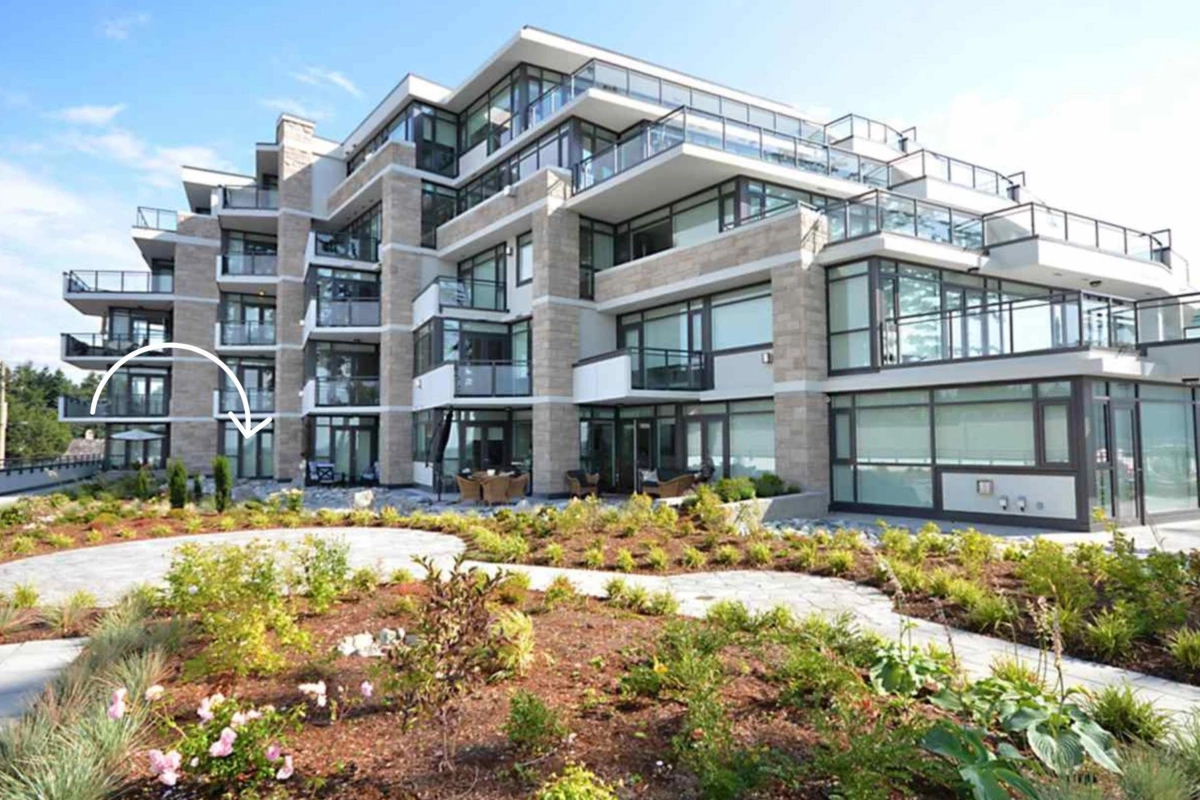 Living Room Photo of 206 5665 Teredo Street, Sechelt, BC