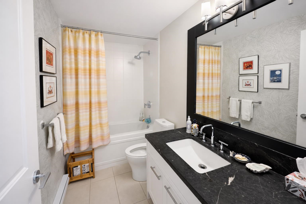 Mudroom Photo of 206 5665 Teredo Street, Sechelt, BC