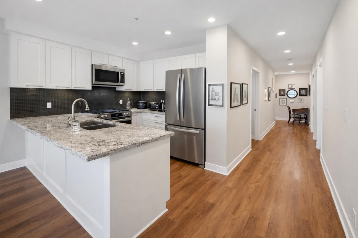 Primary Bathroom Photo of 206 5665 Teredo Street, Sechelt, BC