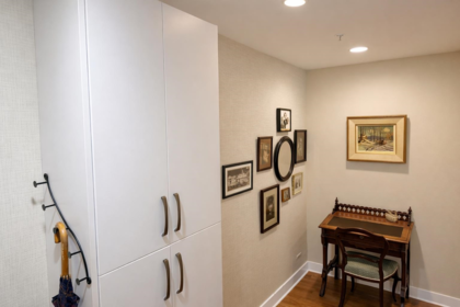 Entry Foyer Photo of 206 5665 Teredo Street, Sechelt, BC