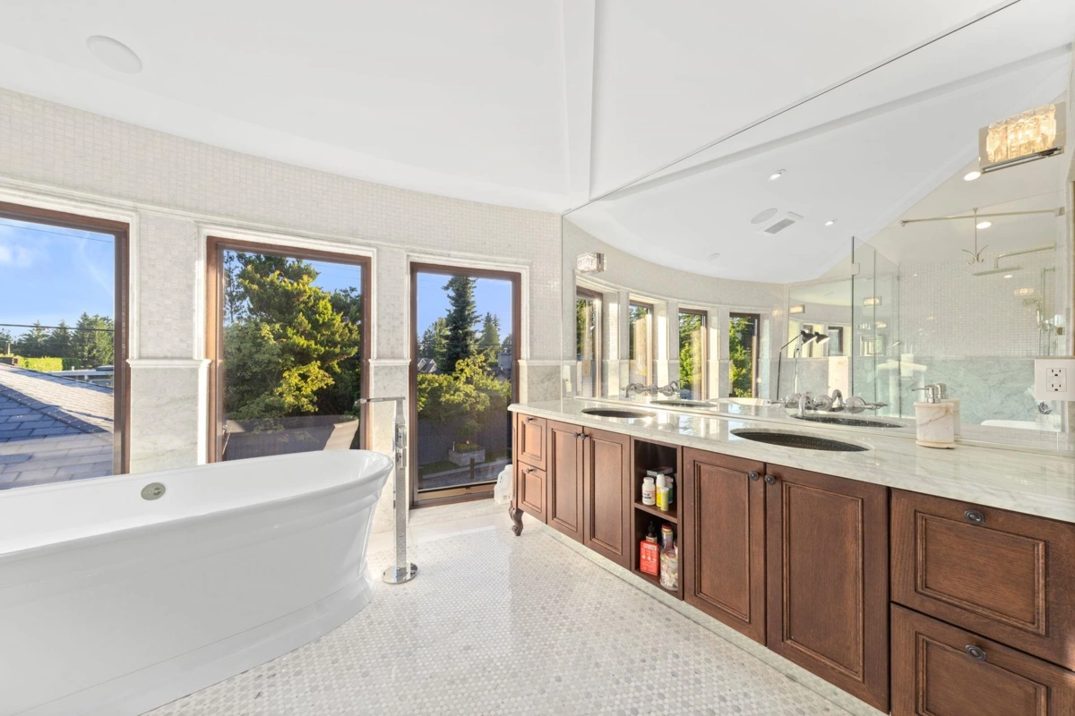 Breakfast Nook Photo of 2809 Edgemont Boulevard, North Vancouver, BC