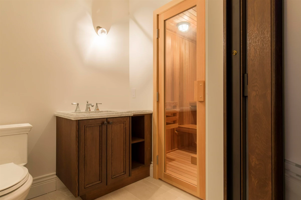 Front Yard Photo of 2809 Edgemont Boulevard, North Vancouver, BC