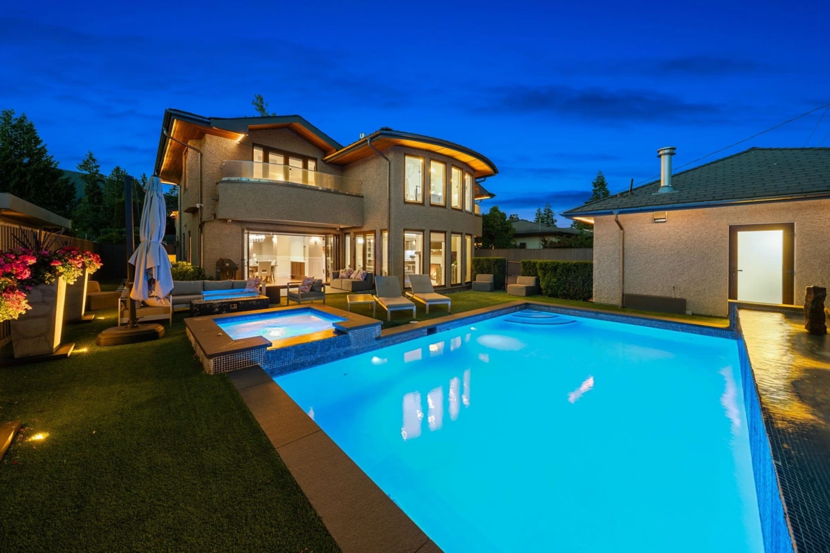 Primary Bathroom Photo of 2809 Edgemont Boulevard, North Vancouver, BC