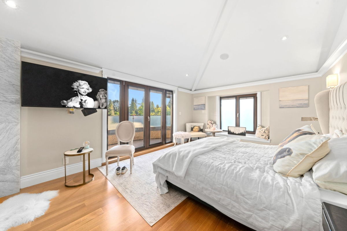 Primary Bedroom Photo of 2809 Edgemont Boulevard, North Vancouver, BC