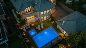 2809 Edgemont Boulevard, North Vancouver, BC