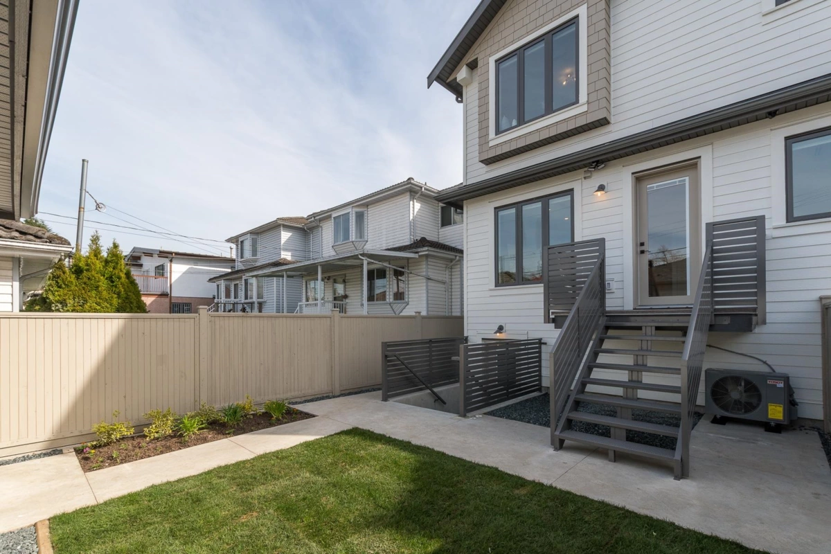 Garden / Landscaping Photo of 1 2263 E 35th Avenue, Vancouver, BC