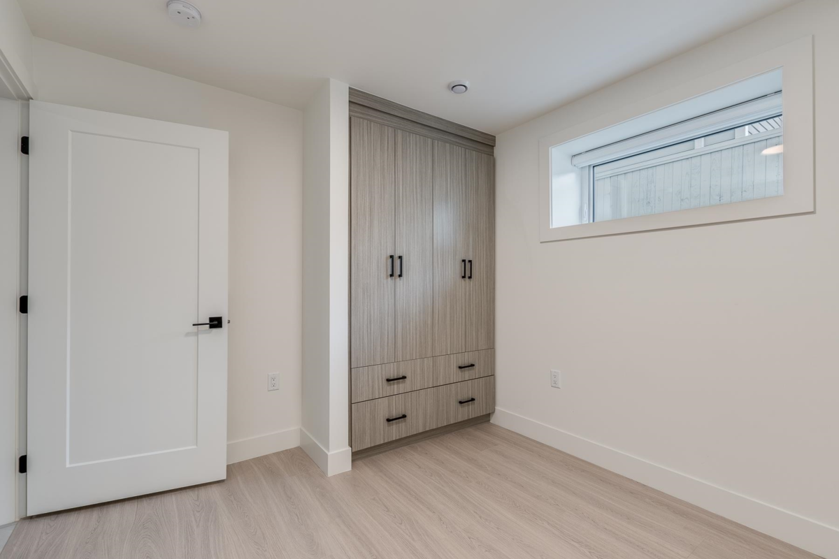 Hallway Photo of 1 2263 E 35th Avenue, Vancouver, BC