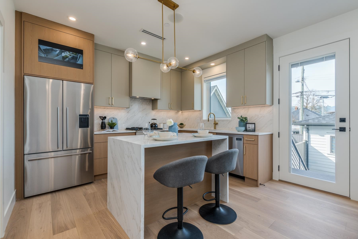 Kitchen Island Photo of 1 2263 E 35th Avenue, Vancouver, BC