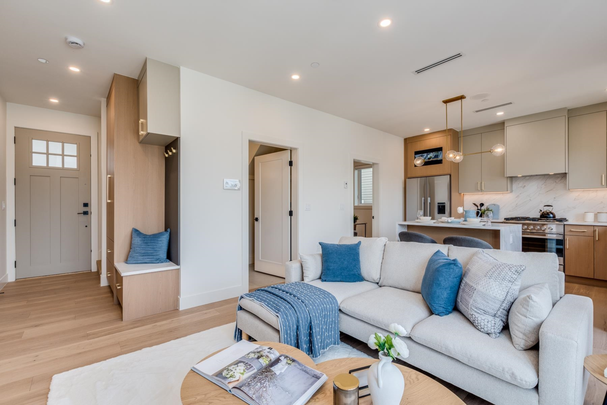 Kitchen Photo of 1 2263 E 35th Avenue, Vancouver, BC