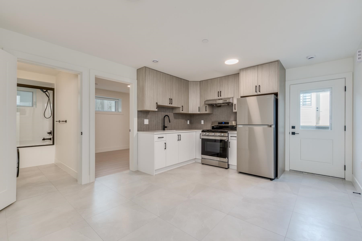 Mudroom Photo of 1 2263 E 35th Avenue, Vancouver, BC