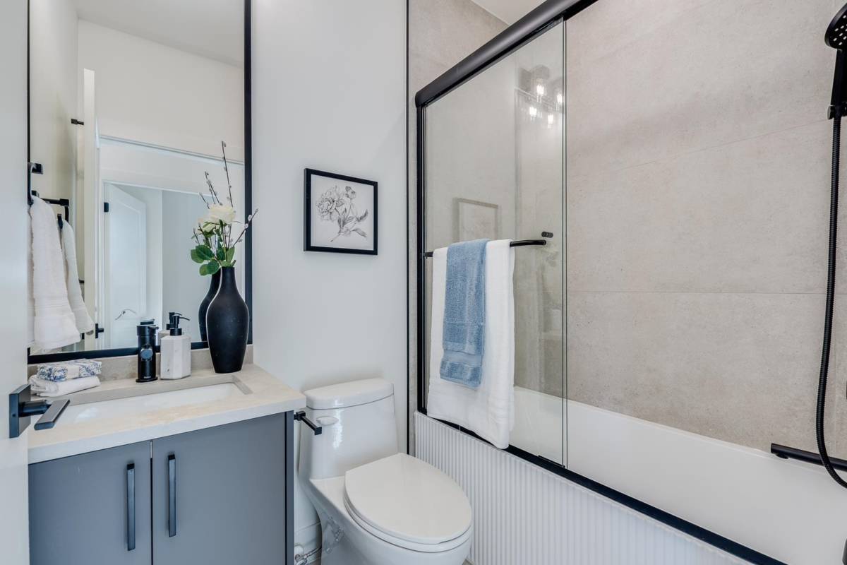 Powder Room Photo of 1 2263 E 35th Avenue, Vancouver, BC