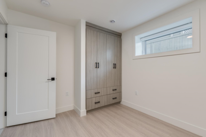 Hallway Photo of 1 2263 E 35th Avenue, Vancouver, BC