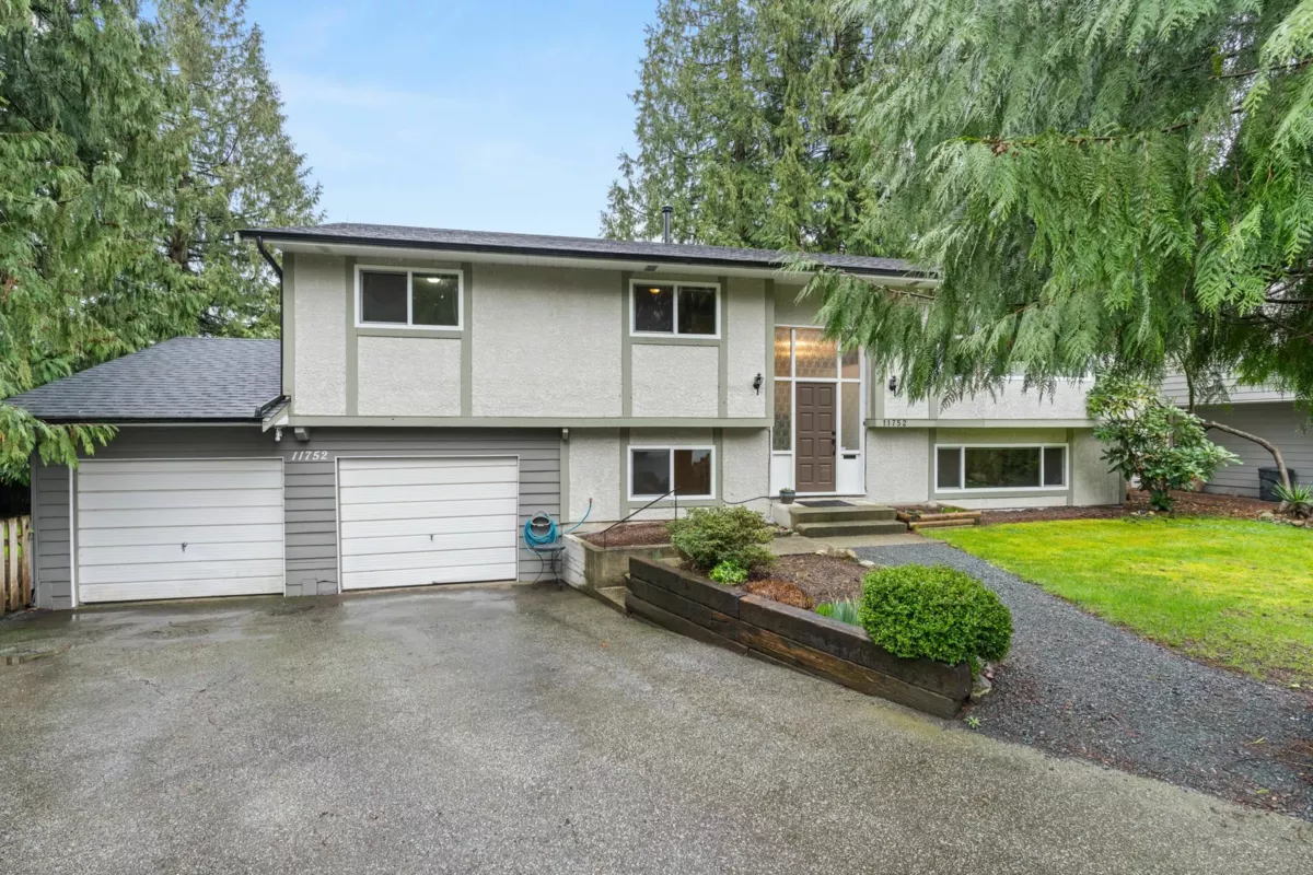 Entry Foyer Photo of 11752 64a Avenue, Delta, BC