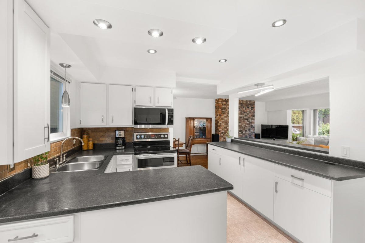 Family Room Photo of 11752 64a Avenue, Delta, BC