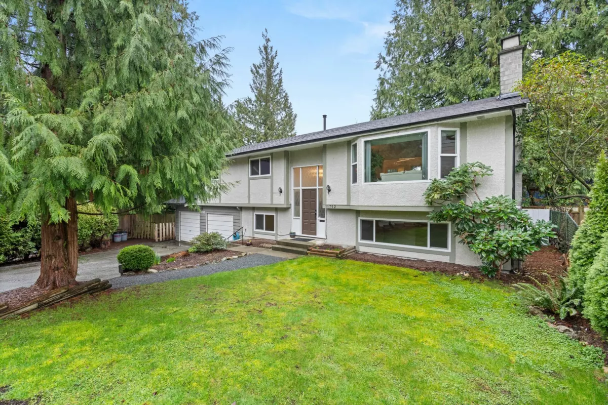 Hallway Photo of 11752 64a Avenue, Delta, BC