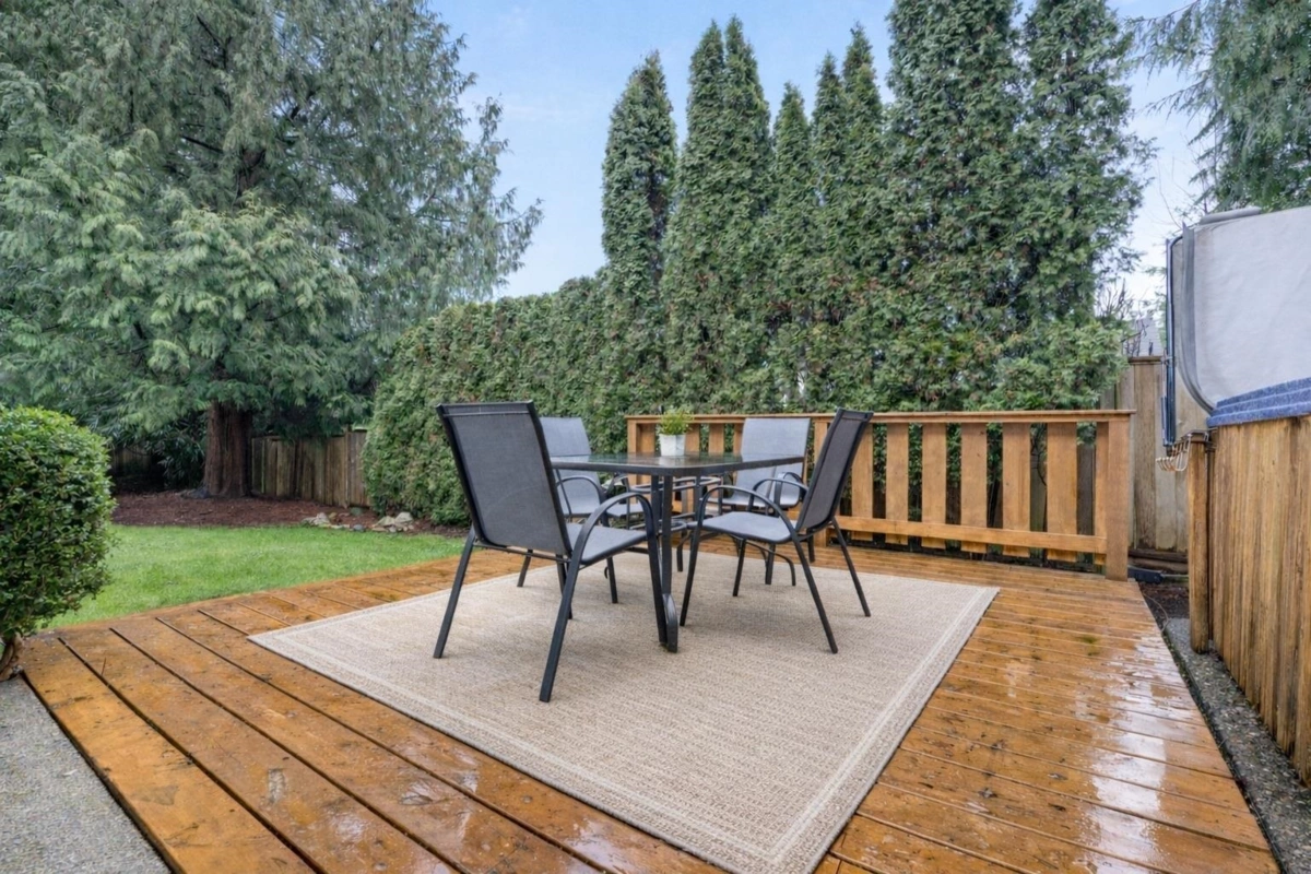 Laundry Room Photo of 11752 64a Avenue, Delta, BC