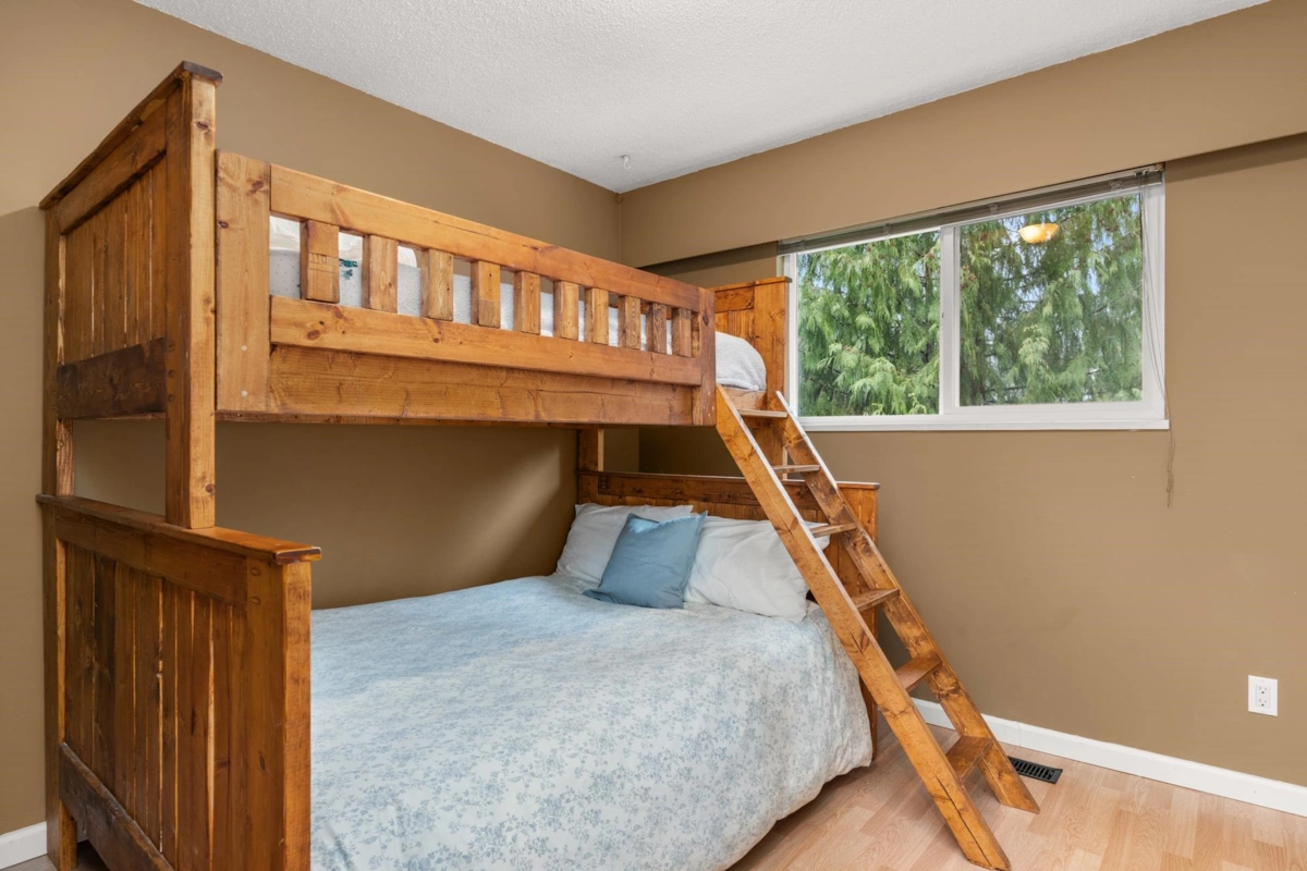 Primary Bathroom Photo of 11752 64a Avenue, Delta, BC