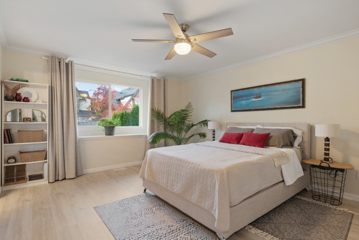 Entry Foyer Photo of 18871 71 Avenue, Surrey, BC
