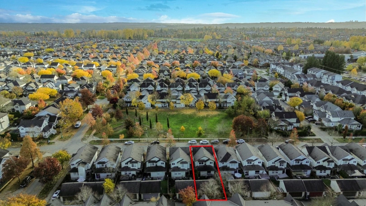 Family Room Photo of 18871 71 Avenue, Surrey, BC