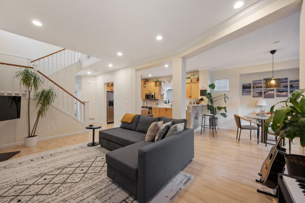 Kitchen Island Photo of 18871 71 Avenue, Surrey, BC