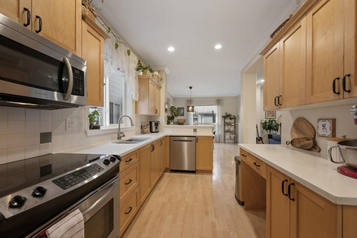 Office / Den Photo of 18871 71 Avenue, Surrey, BC