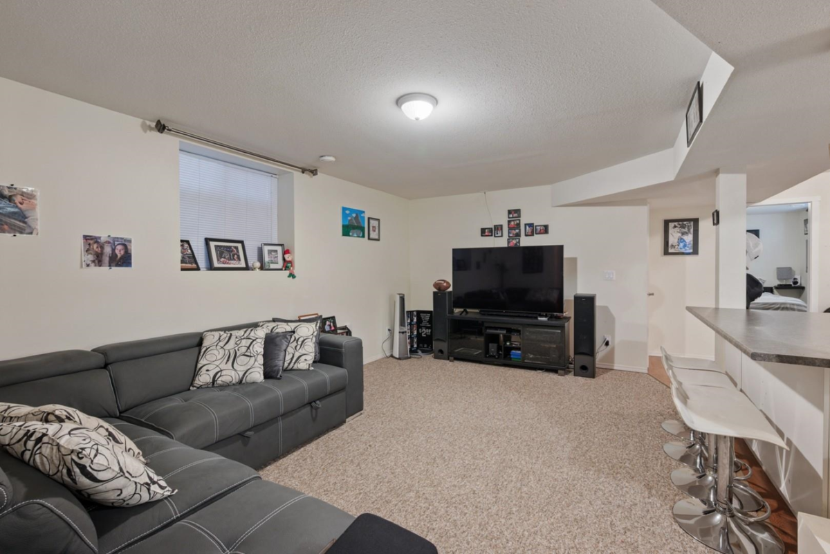 Outdoor Kitchen Photo of 18871 71 Avenue, Surrey, BC