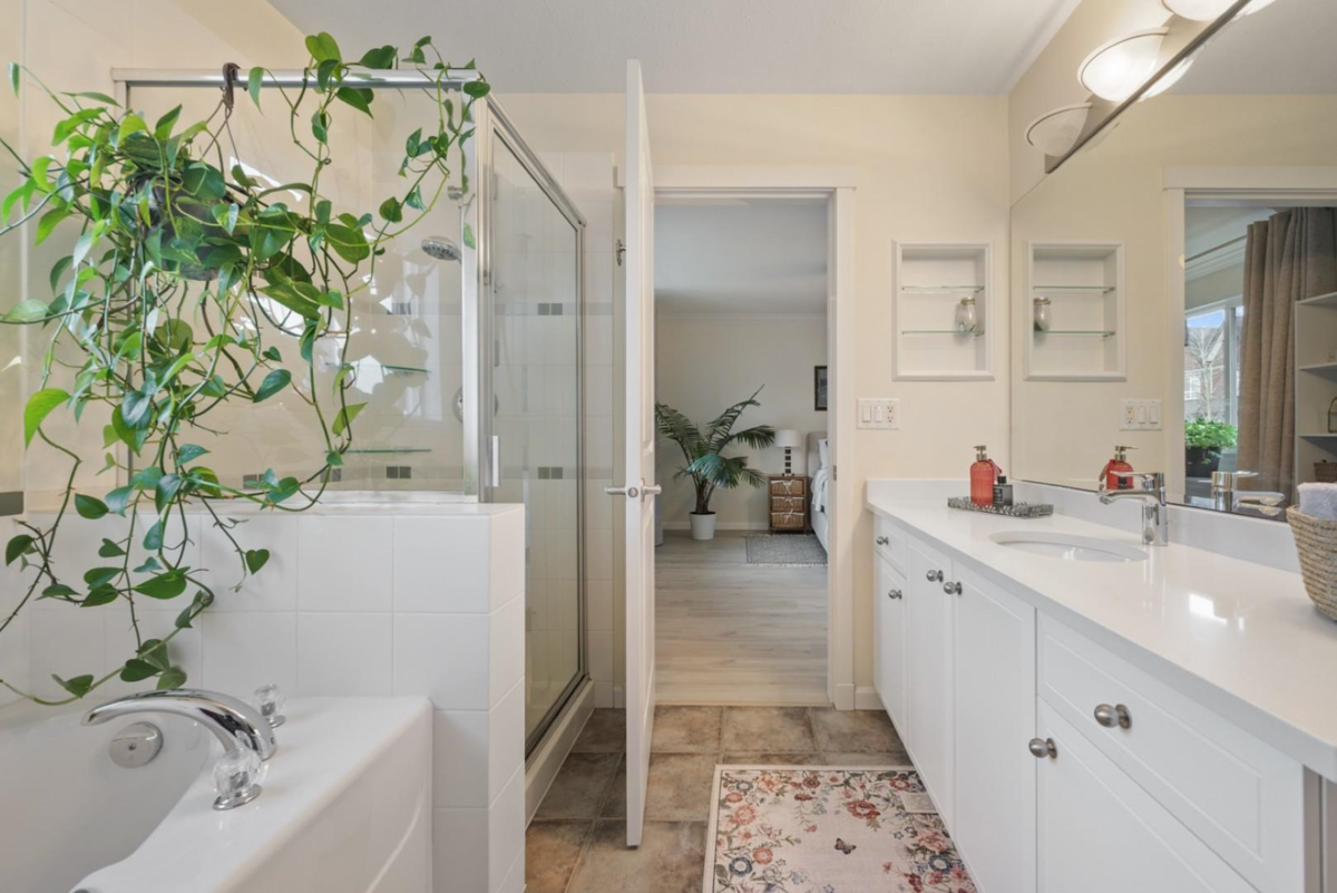 Staircase Photo of 18871 71 Avenue, Surrey, BC