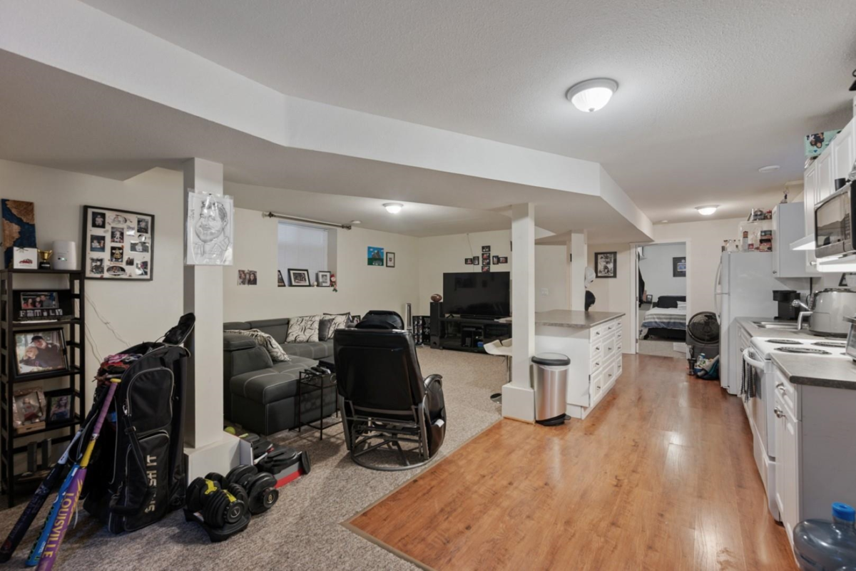 Swimming Pool Photo of 18871 71 Avenue, Surrey, BC