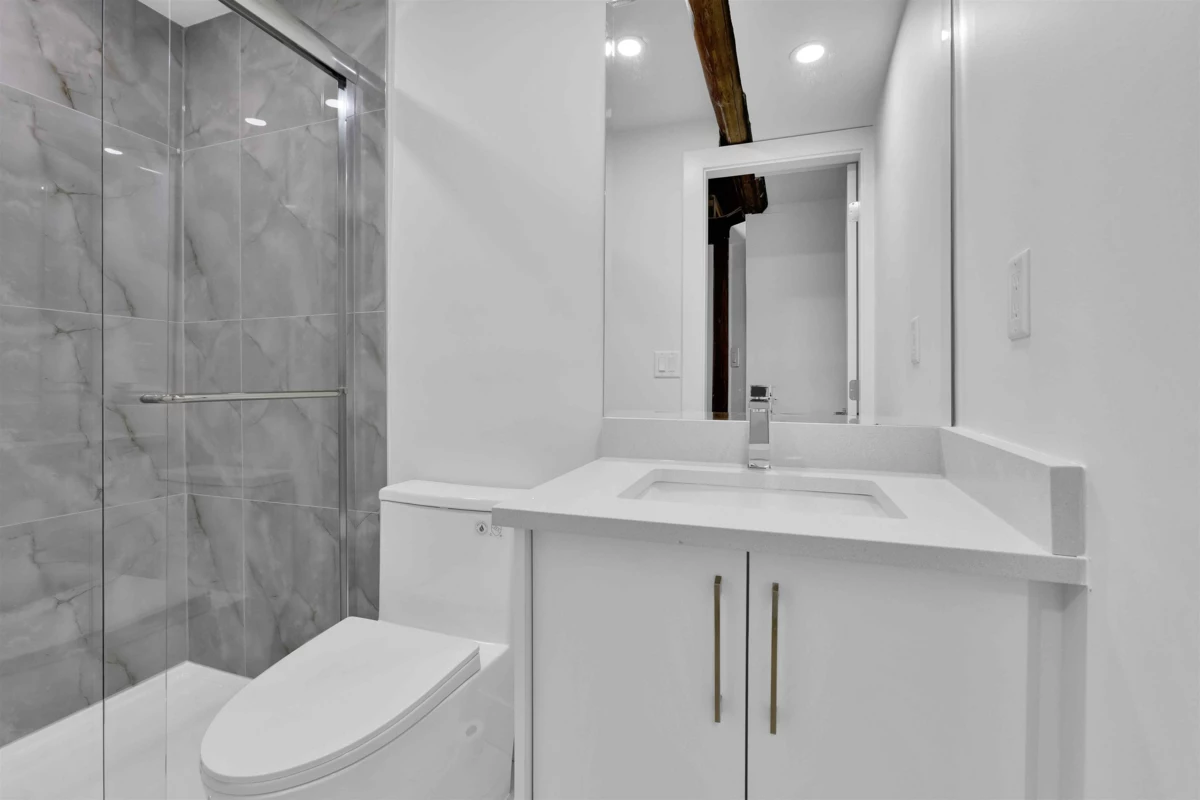 Kitchen Island Photo of 1370 Prairie Avenue, Port Coquitlam, BC