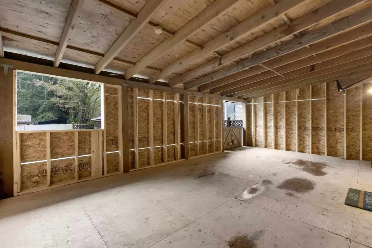 Laundry Room Photo of 1370 Prairie Avenue, Port Coquitlam, BC